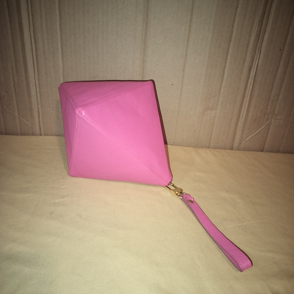 Casa Lopez Piramid Pebbled Leather Bag. - Picture 5 of 15